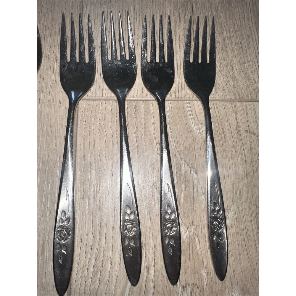20 PIECES  ONEIDA COMMUNITY‎ ROSE SHADOW STAINLESS FLATWARE Fork Spoon Knife